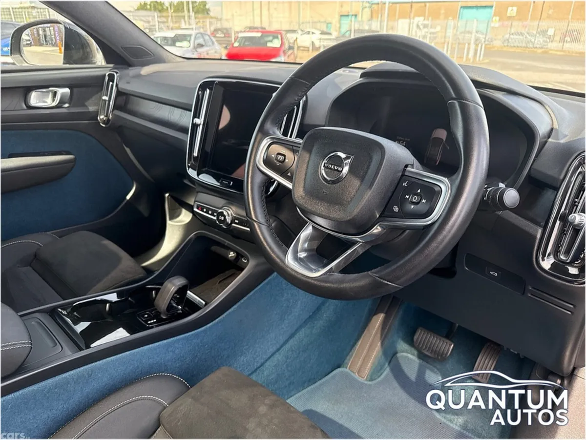 Volvo C40 SUV, Electric, 2023, Black