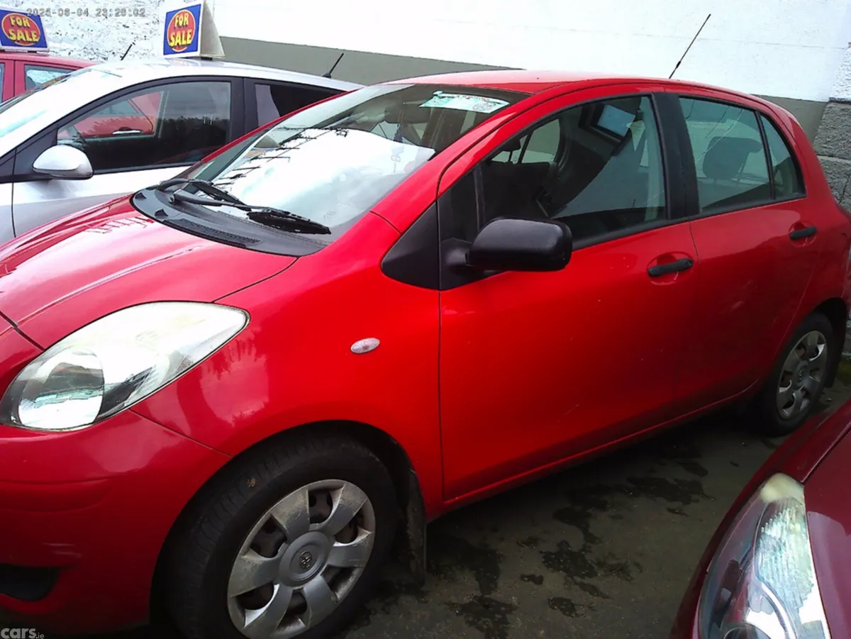 Toyota Yaris Hatchback, Petrol, 2010, Red