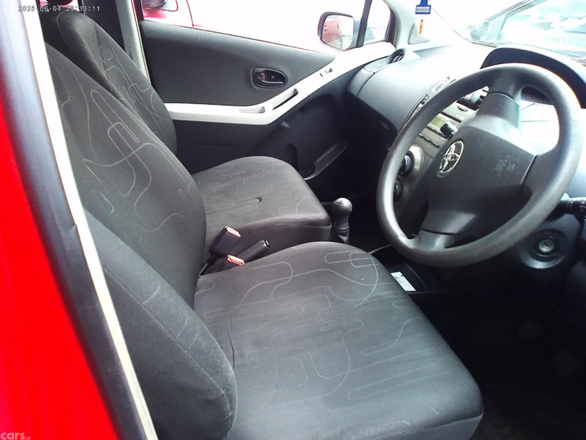 Toyota Yaris Hatchback, Petrol, 2010, Red