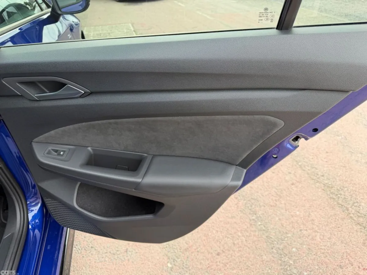 Volkswagen Golf Hatchback, Petrol, 2025, Blue
