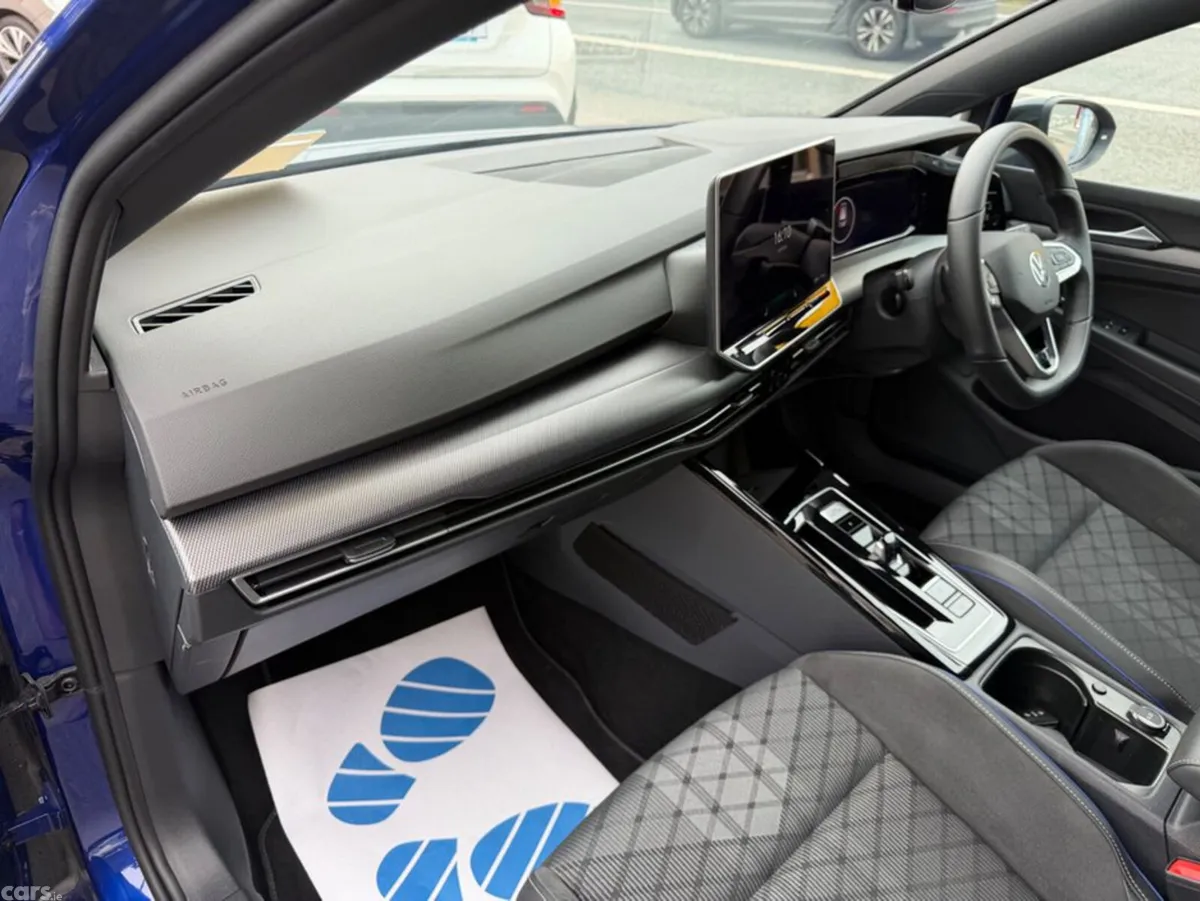 Volkswagen Golf Hatchback, Petrol, 2025, Blue