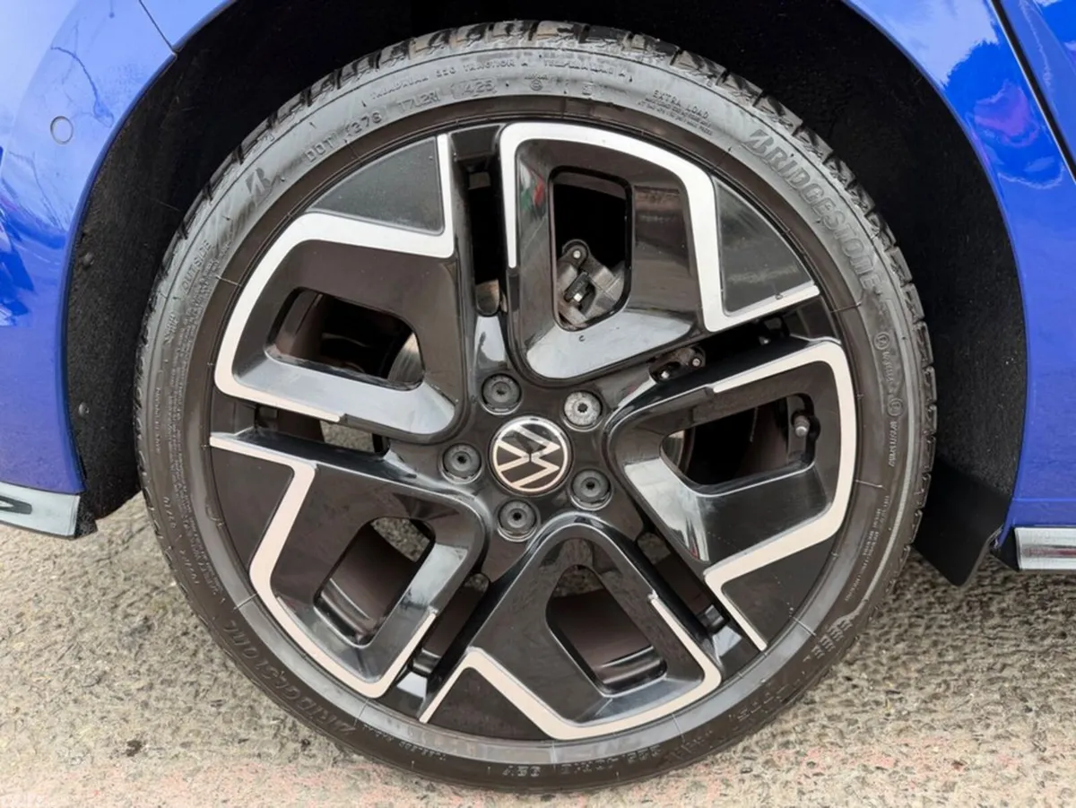 Volkswagen Golf Hatchback, Petrol, 2025, Blue