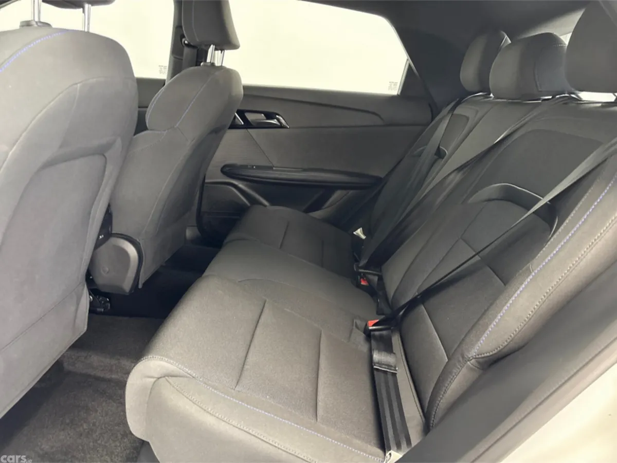 MG 4 Hatchback, Electric, 2024, White