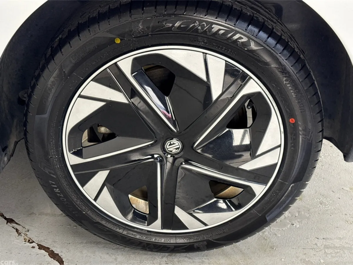MG 4 Hatchback, Electric, 2024, White
