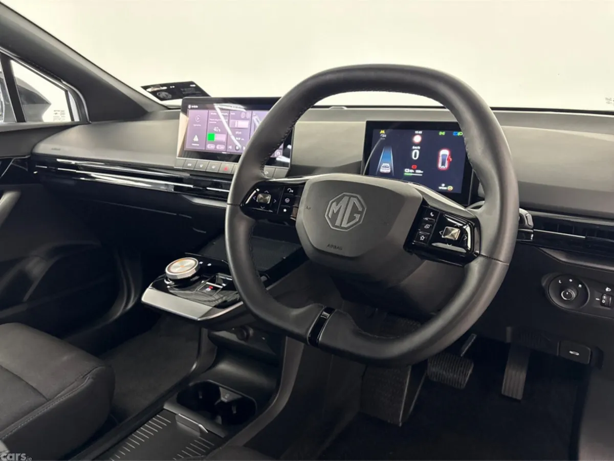 MG 4 Hatchback, Electric, 2024, White