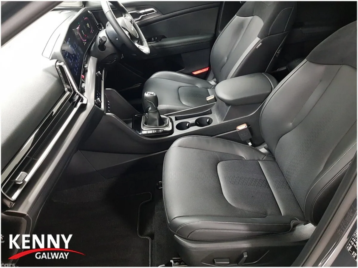 Kia Sportage MPV, Diesel, 2024, Grey