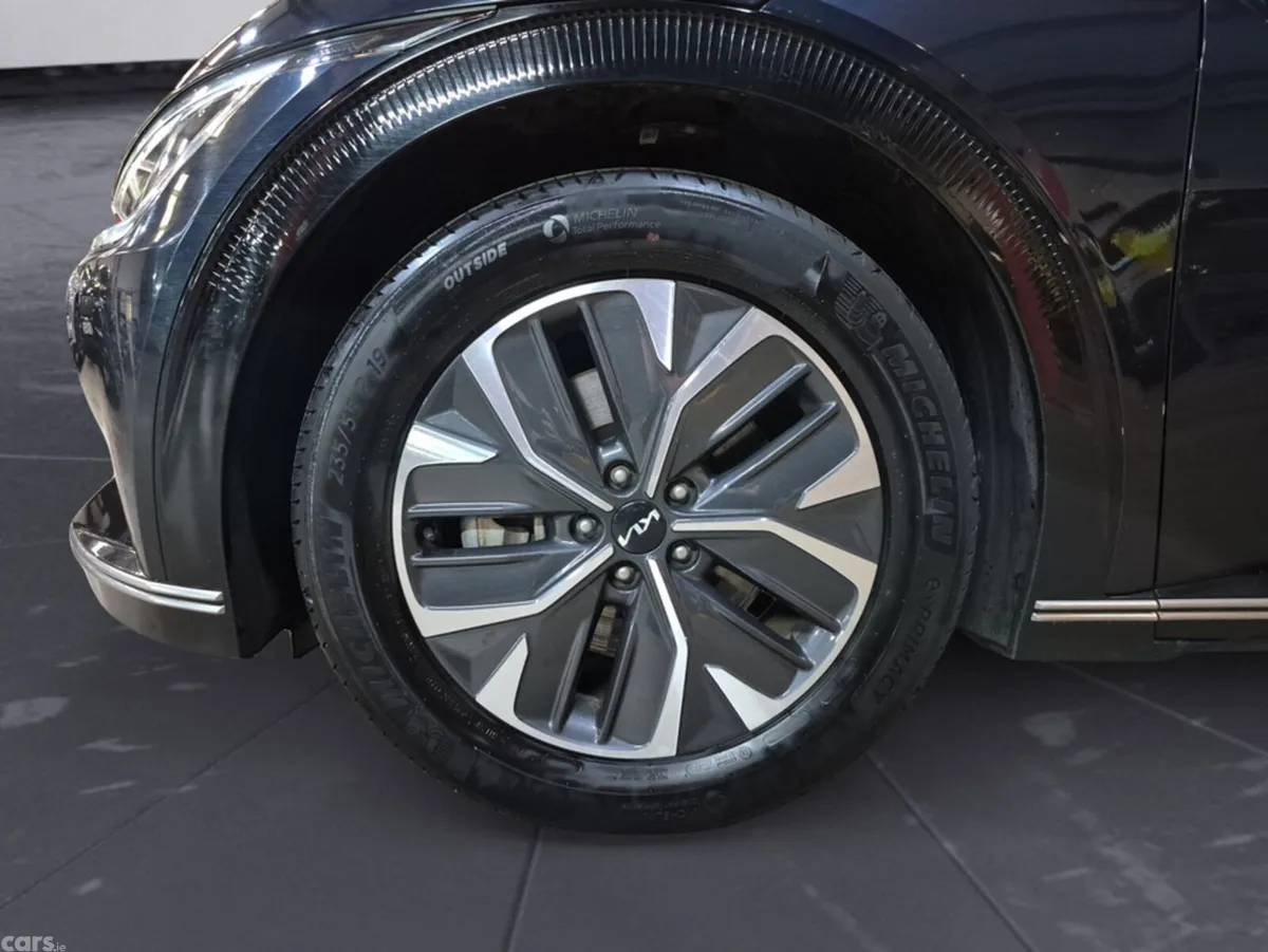 Kia EV6 MPV, Electric, 2023, Blue