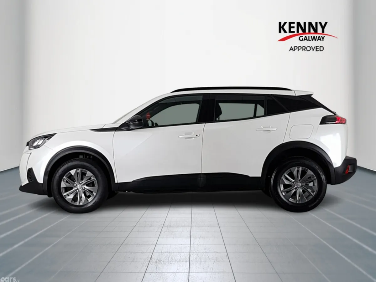Peugeot 2008 MPV, Petrol, 2023, White