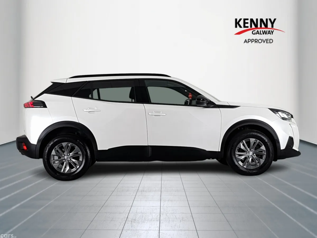 Peugeot 2008 MPV, Petrol, 2023, White