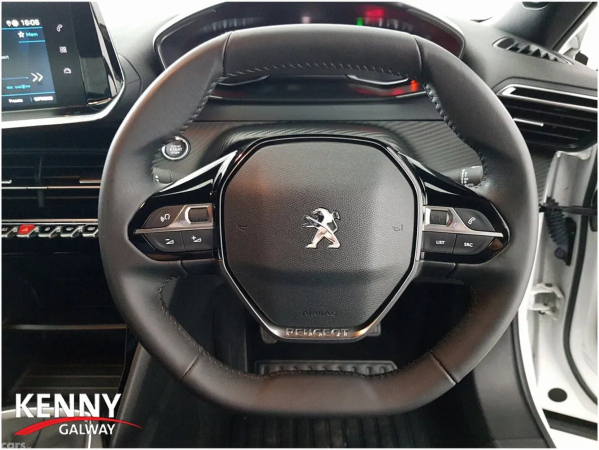 Peugeot 2008 MPV, Petrol, 2023, White