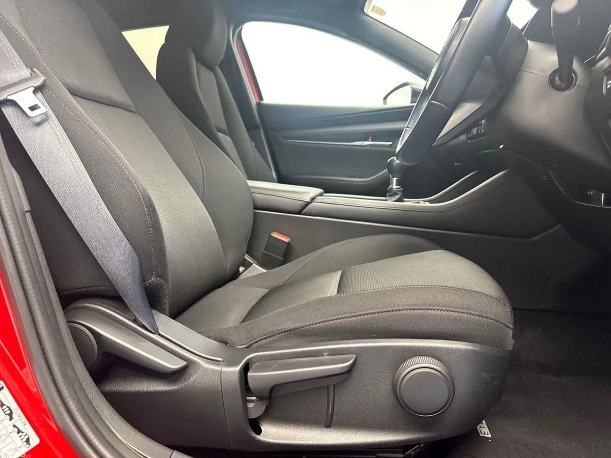 Mazda Mazda3 Hatchback, Petrol, 2023, Red