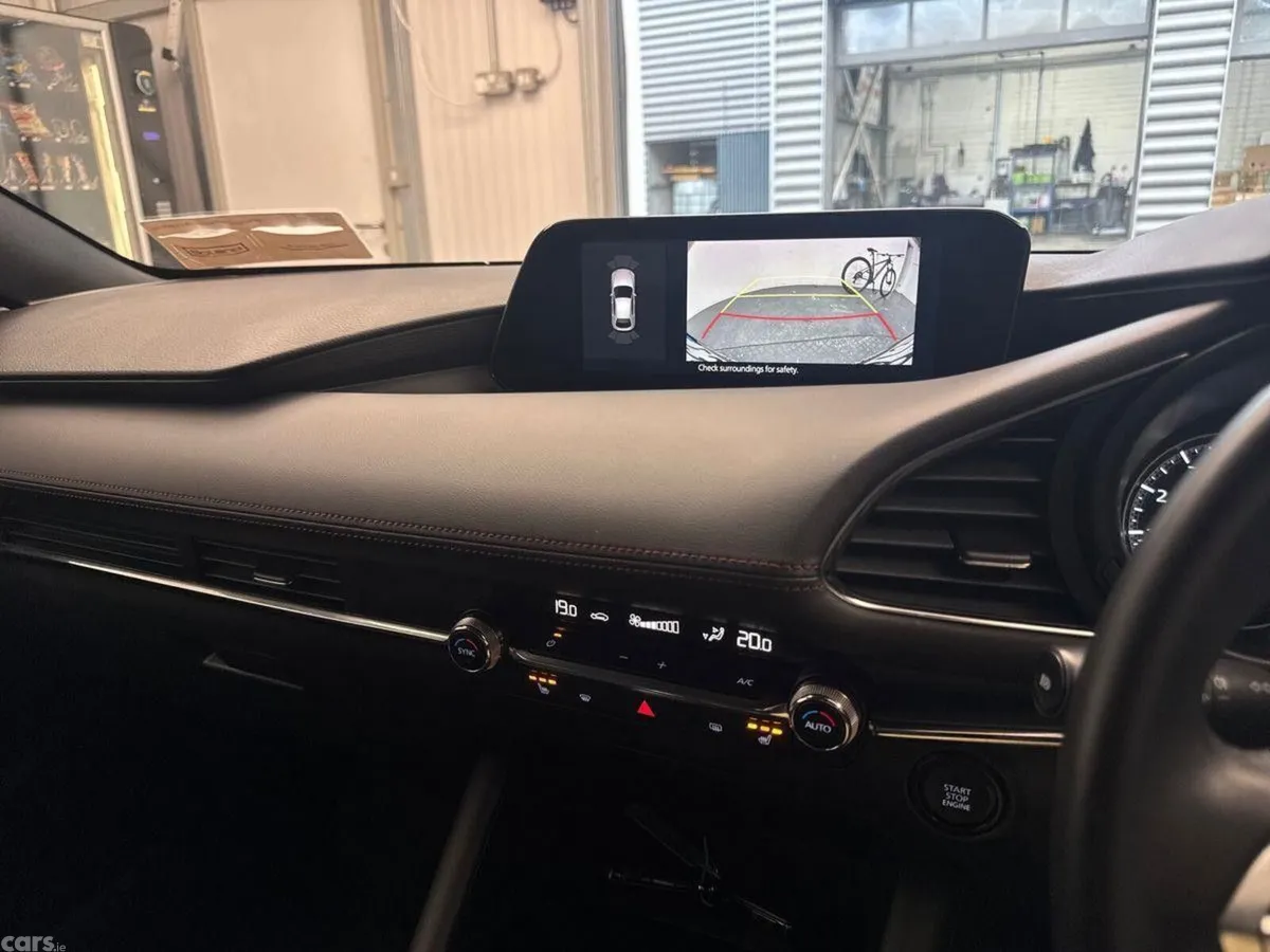 Mazda Mazda3 Hatchback, Petrol, 2023, Red