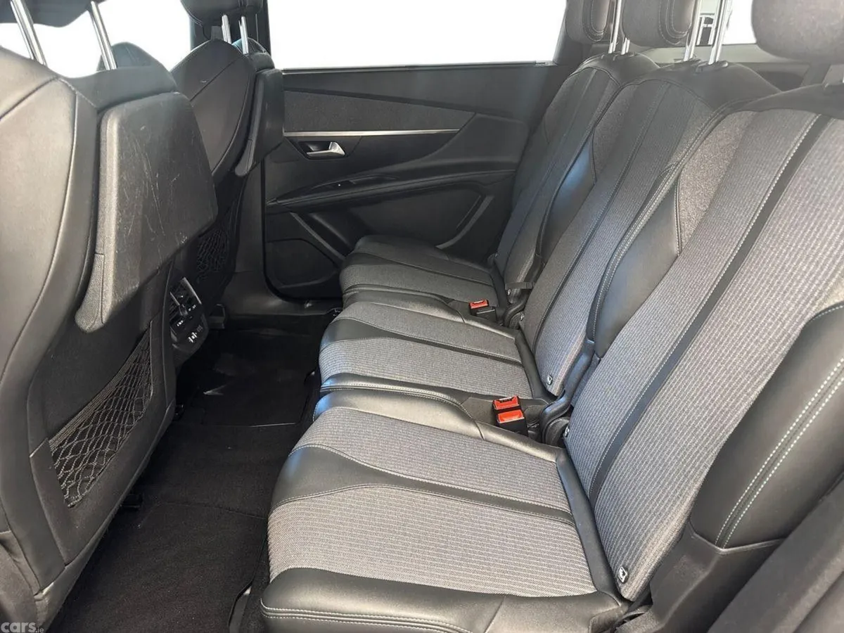 Peugeot 5008 MPV, Diesel, 2021, Grey