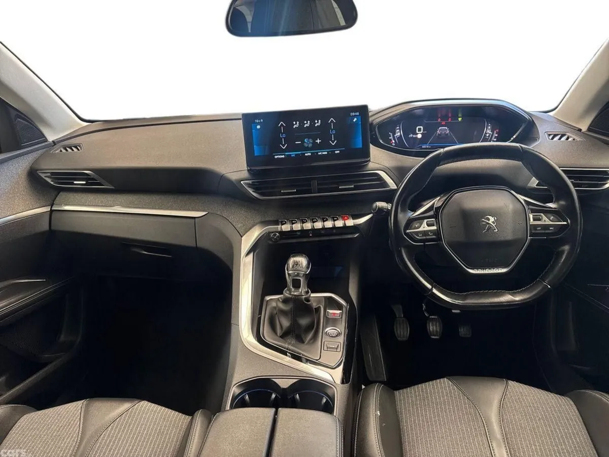 Peugeot 5008 MPV, Diesel, 2021, Grey