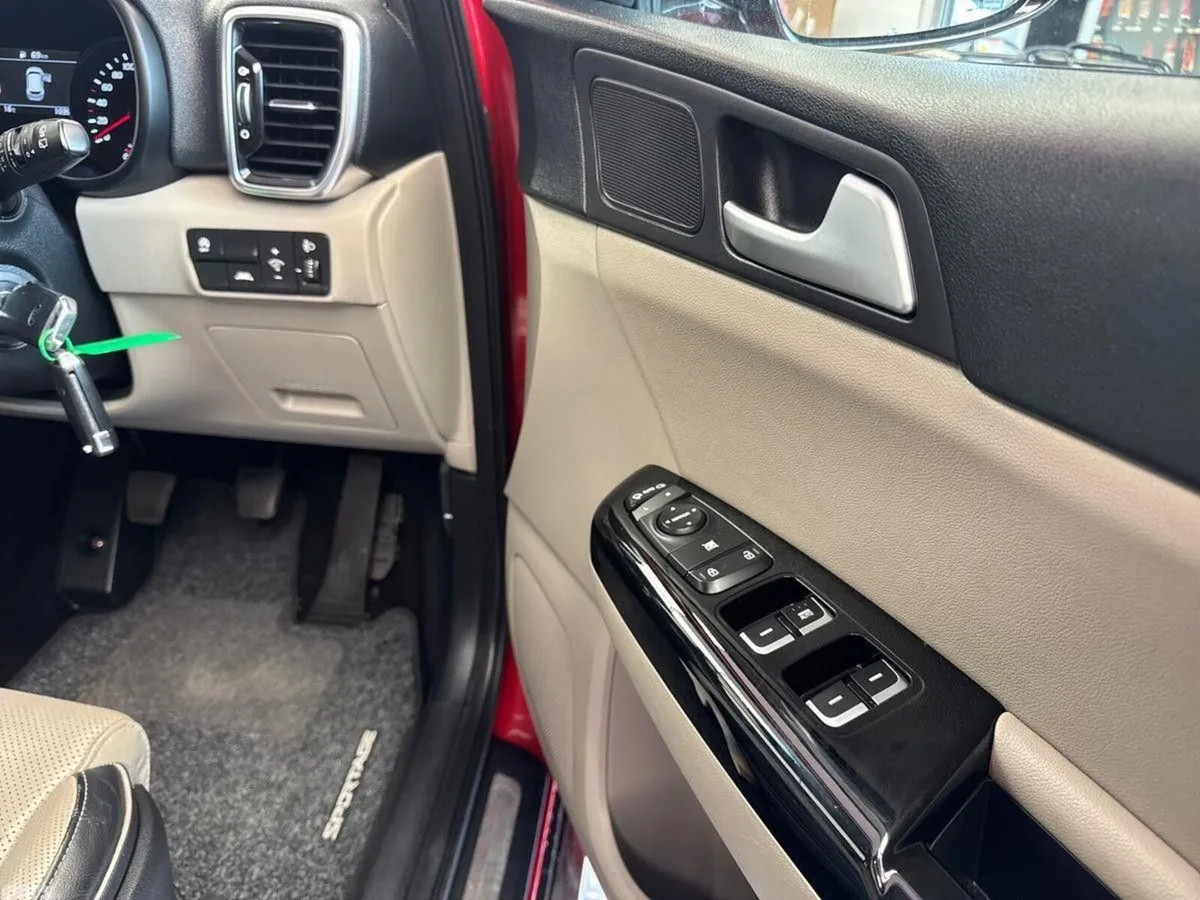 Kia Sportage SUV, Diesel Hybrid, 2020, Red