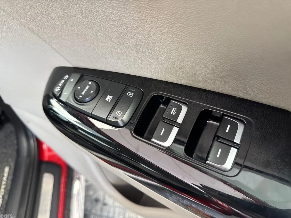 Kia Sportage SUV, Diesel Hybrid, 2020, Red
