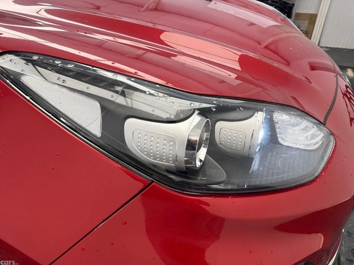 Kia Sportage SUV, Diesel Hybrid, 2020, Red