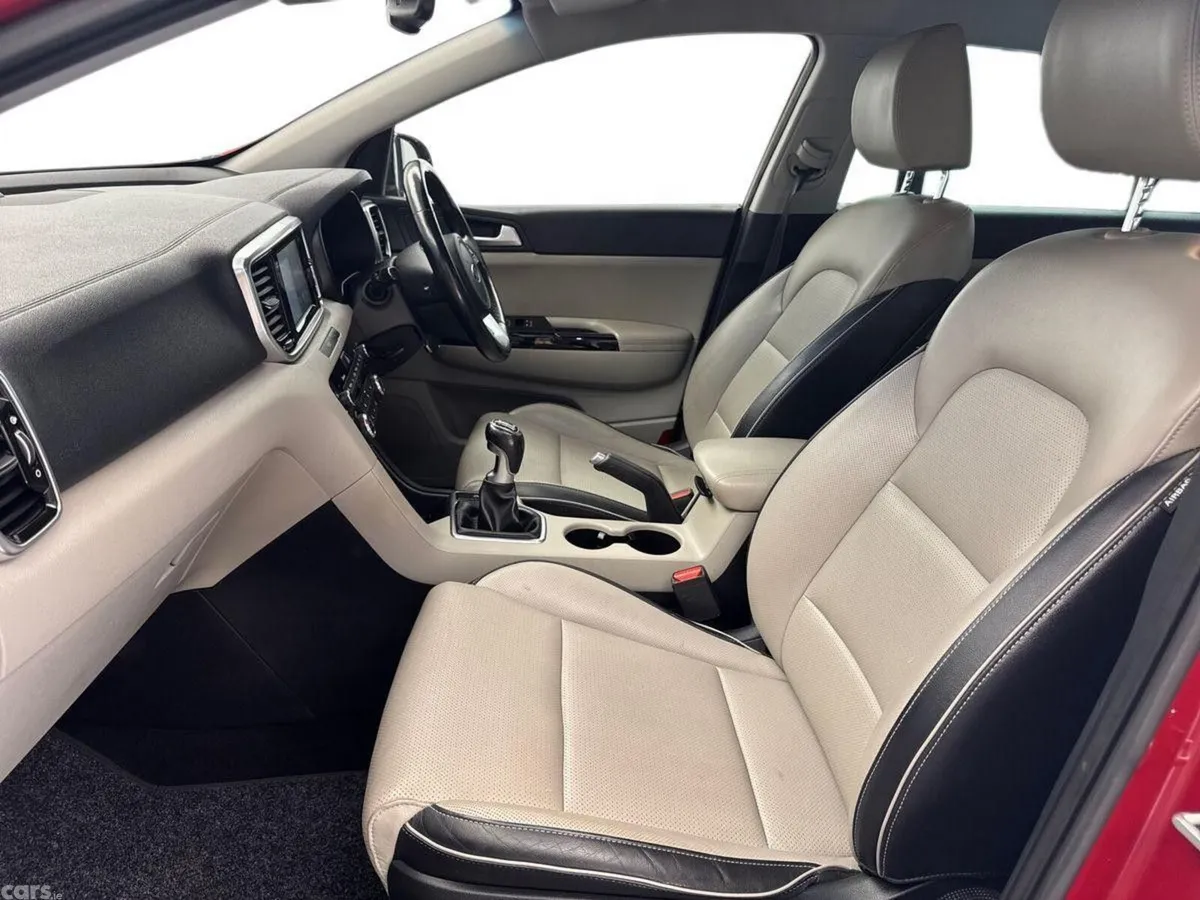 Kia Sportage SUV, Diesel Hybrid, 2020, Red