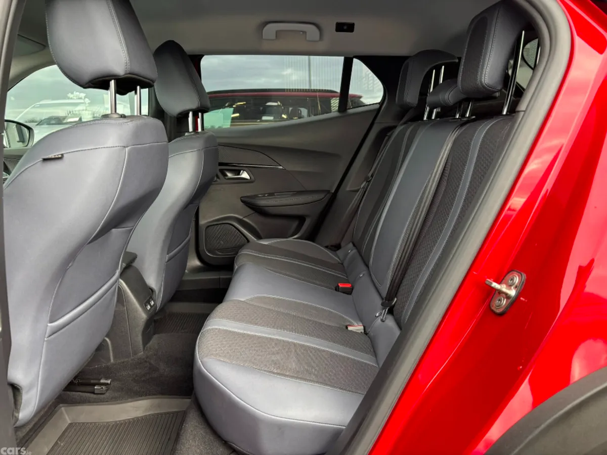Peugeot 2008 MPV, Electric, 2021, Red