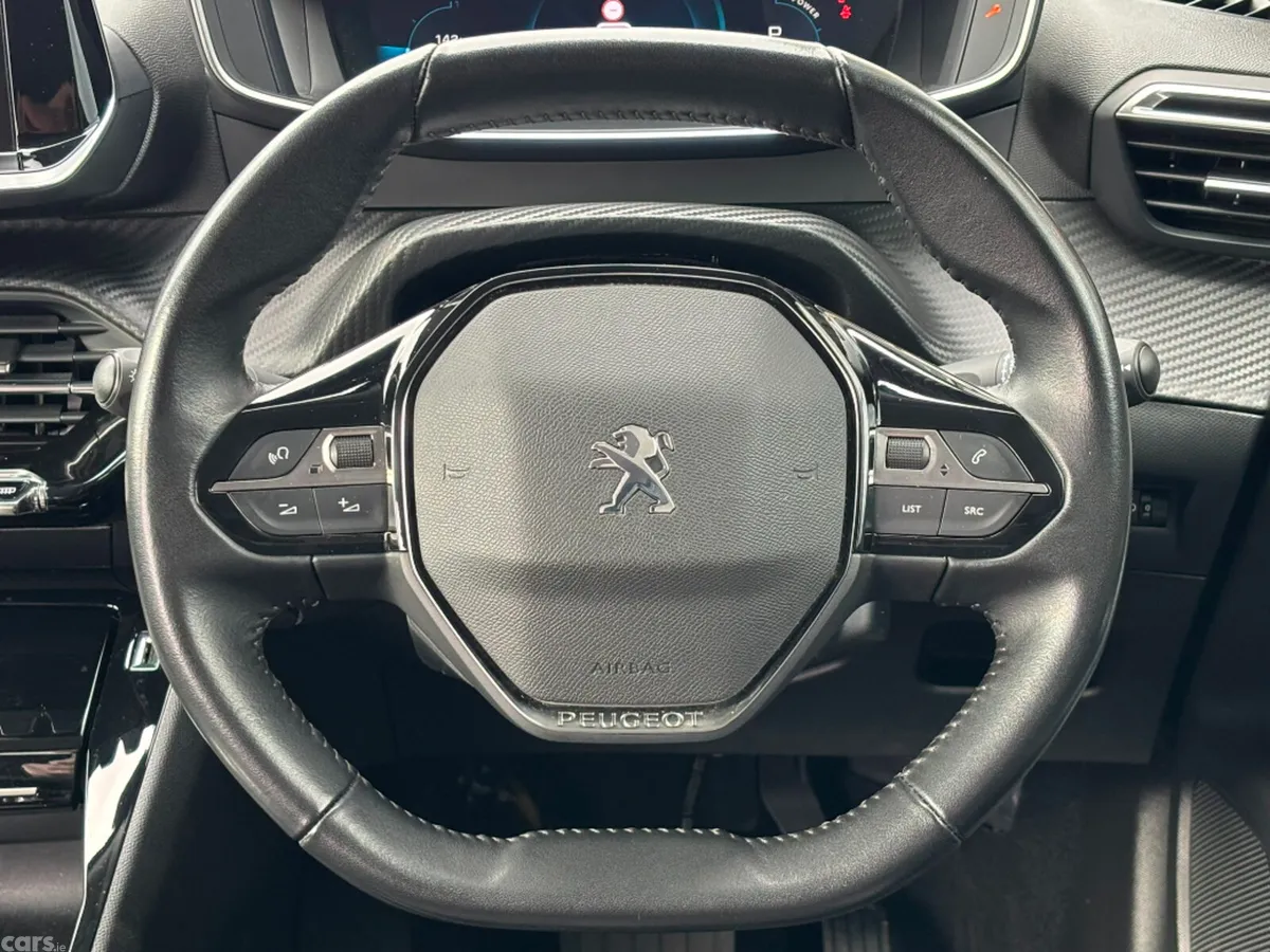 Peugeot 2008 MPV, Electric, 2021, Red