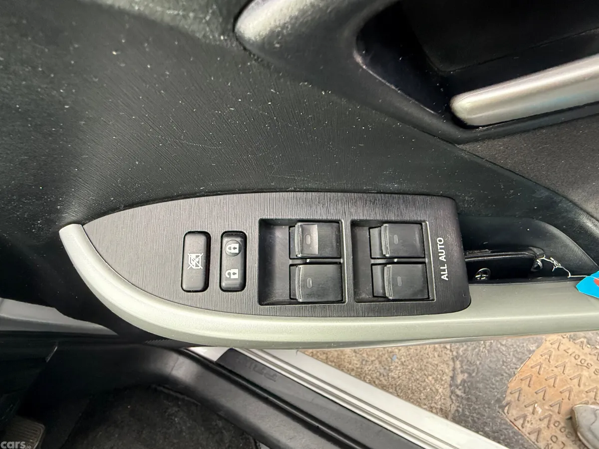 Toyota Prius Hatchback, Petrol Hybrid, 2015, Silver
