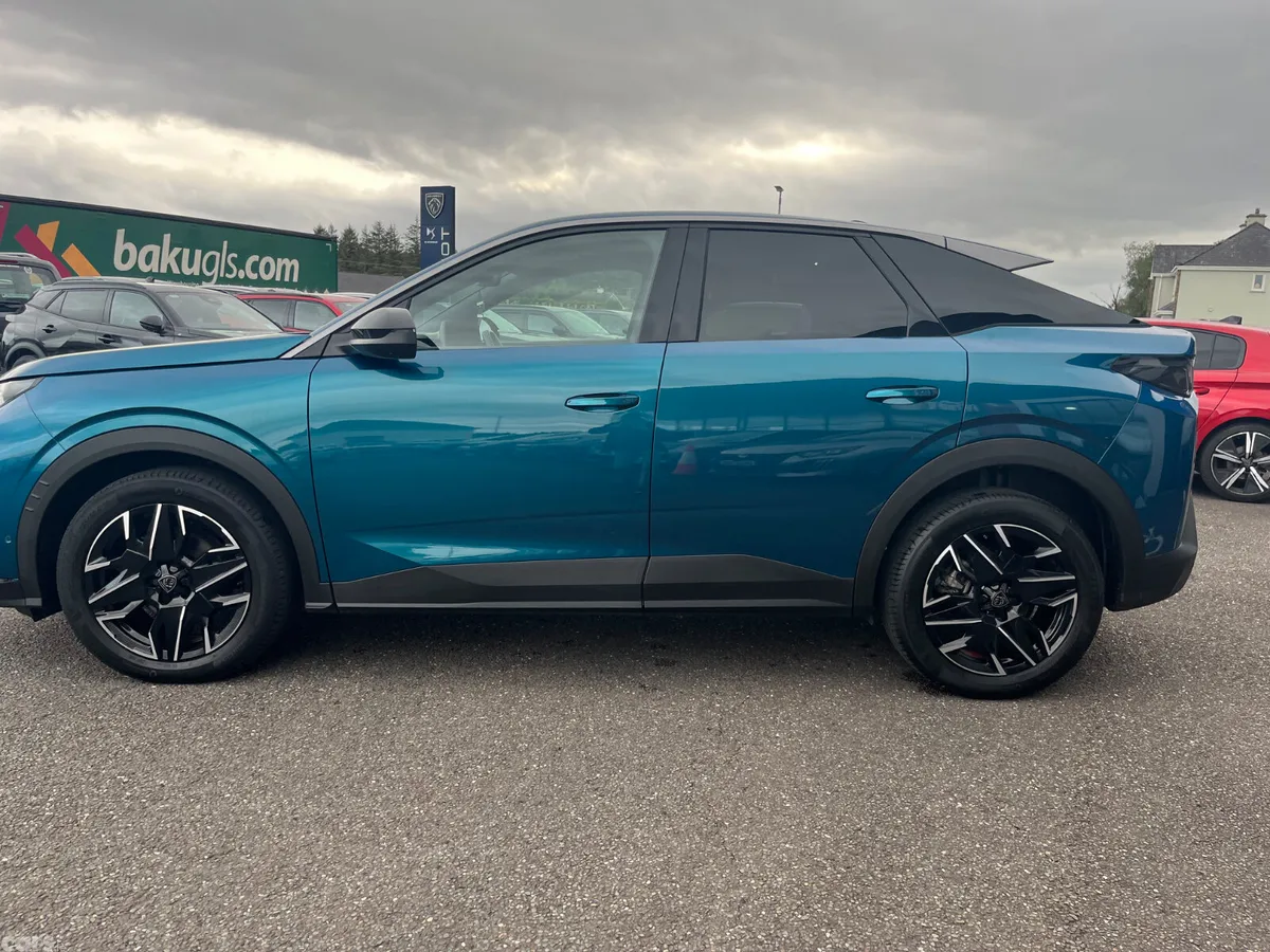 Peugeot 3008 MPV, Petrol Hybrid, 2024, Blue
