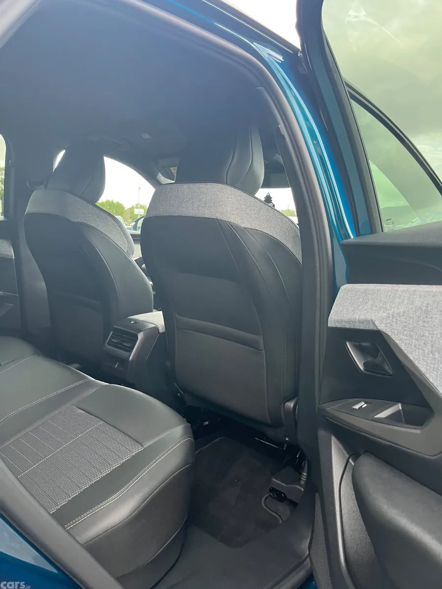 Peugeot 3008 MPV, Petrol Hybrid, 2024, Blue