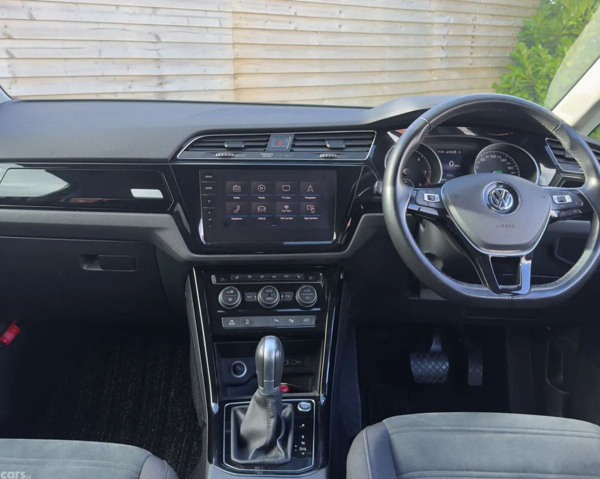 Volkswagen Touran SUV, Diesel, 2019, Black