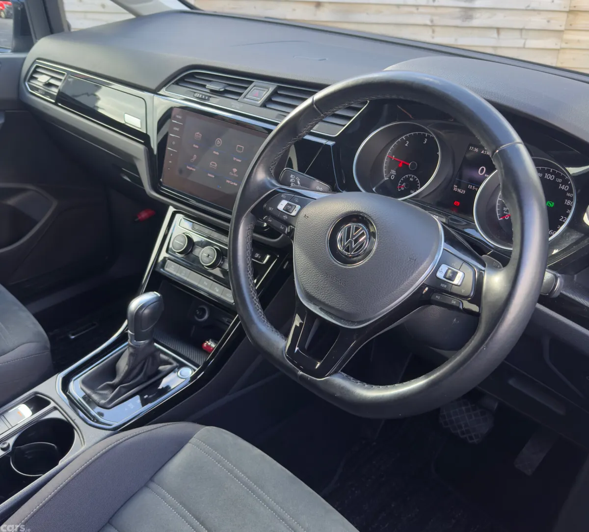 Volkswagen Touran SUV, Diesel, 2019, Black