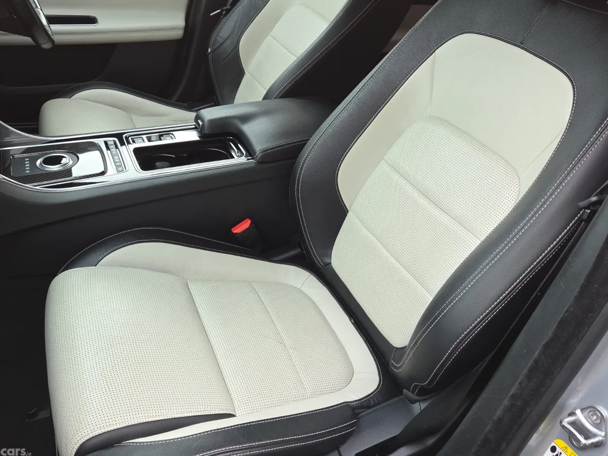 Jaguar XF Saloon, Diesel, 2016, Silver