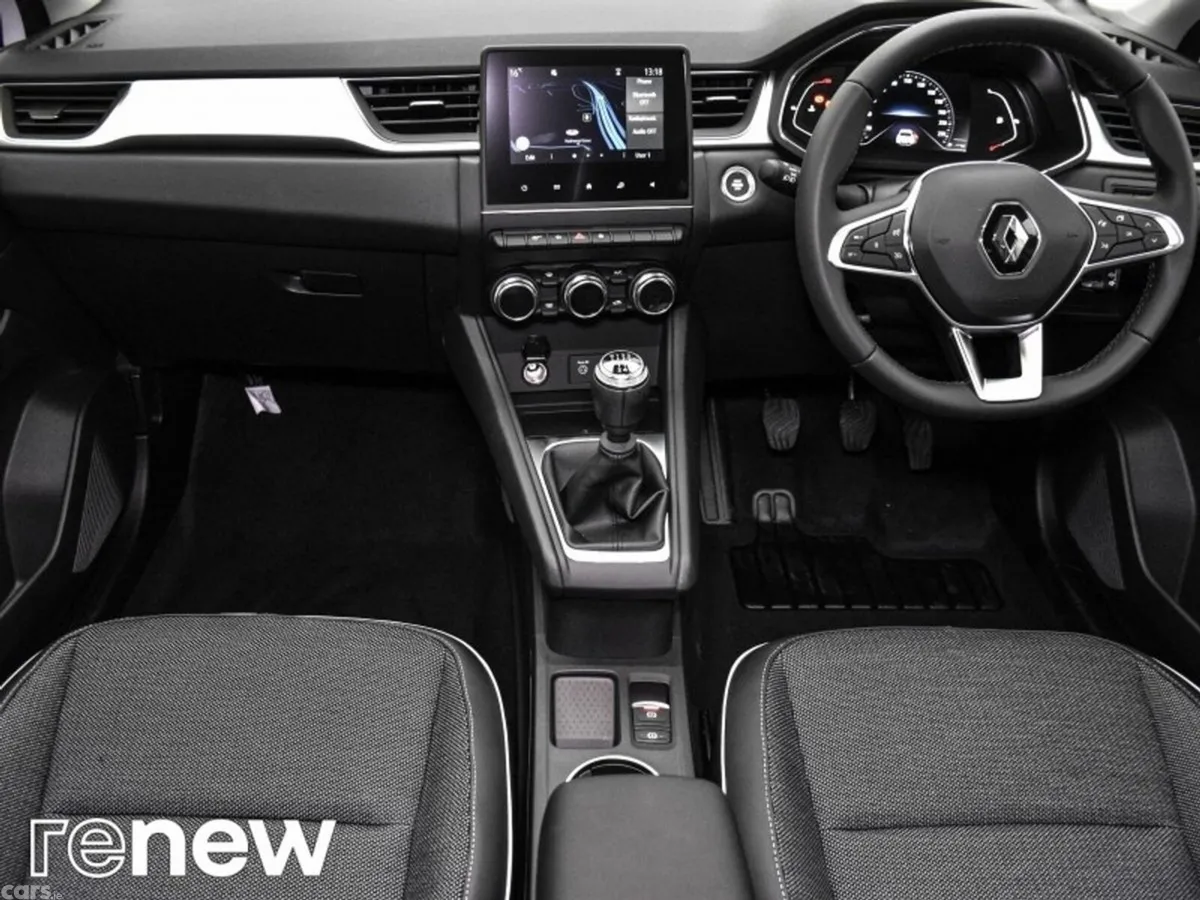 Renault Captur Hatchback, Petrol, 2022, Grey