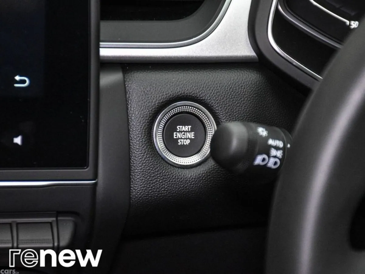 Renault Captur Hatchback, Petrol, 2022, Grey