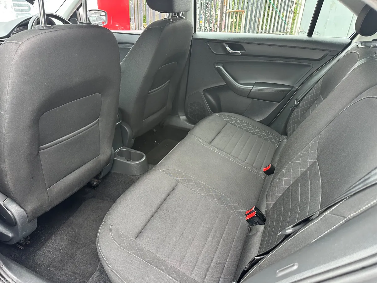 Skoda Rapid Hatchback, Diesel, 2017, Beige