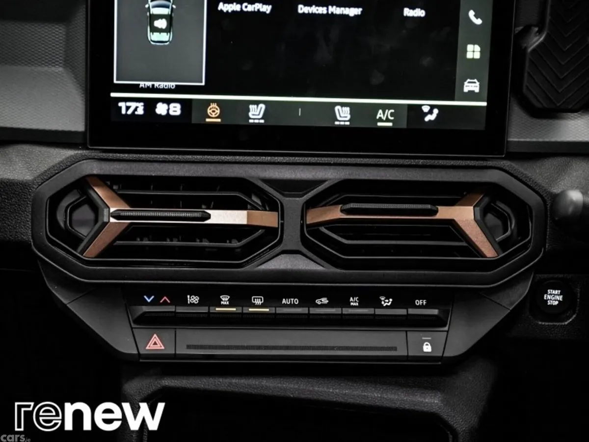 Dacia Duster SUV, Petrol Hybrid, 2025, Grey