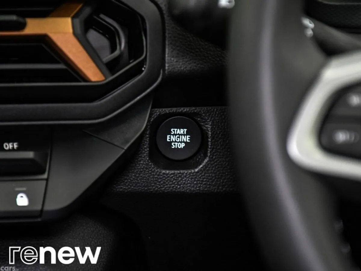Dacia Duster SUV, Petrol Hybrid, 2025, Grey