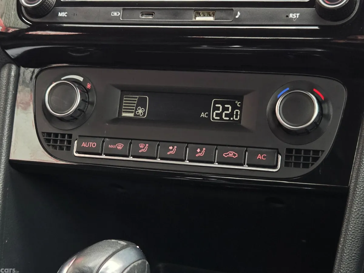 Volkswagen Polo Hatchback, Petrol, 2012, Black