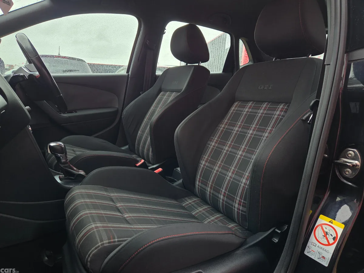 Volkswagen Polo Hatchback, Petrol, 2012, Black
