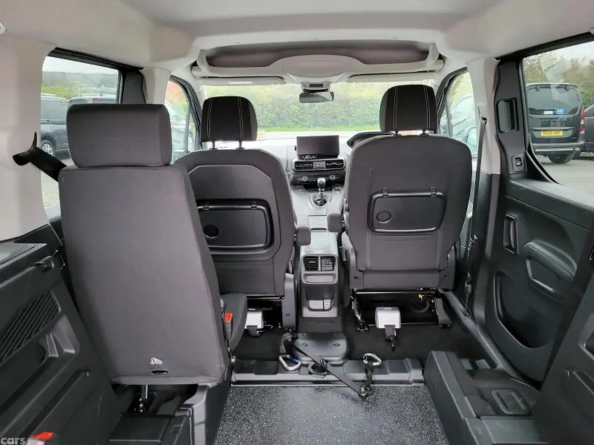 Peugeot Rifter MPV, Diesel, 2026, Black