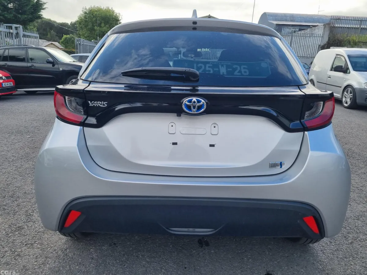 Toyota Yaris Saloon, Petrol Hybrid, 2021, Silver