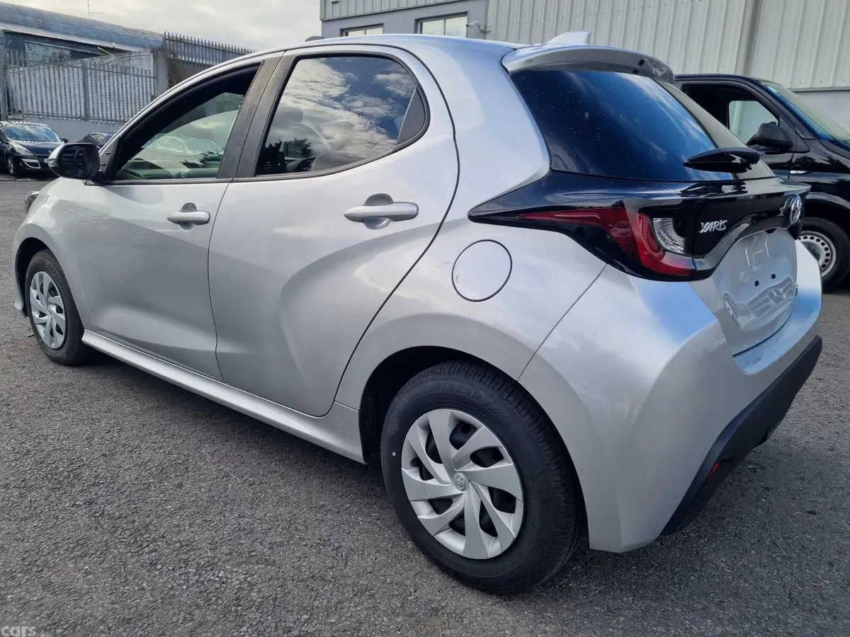 Toyota Yaris Saloon, Petrol Hybrid, 2021, Silver