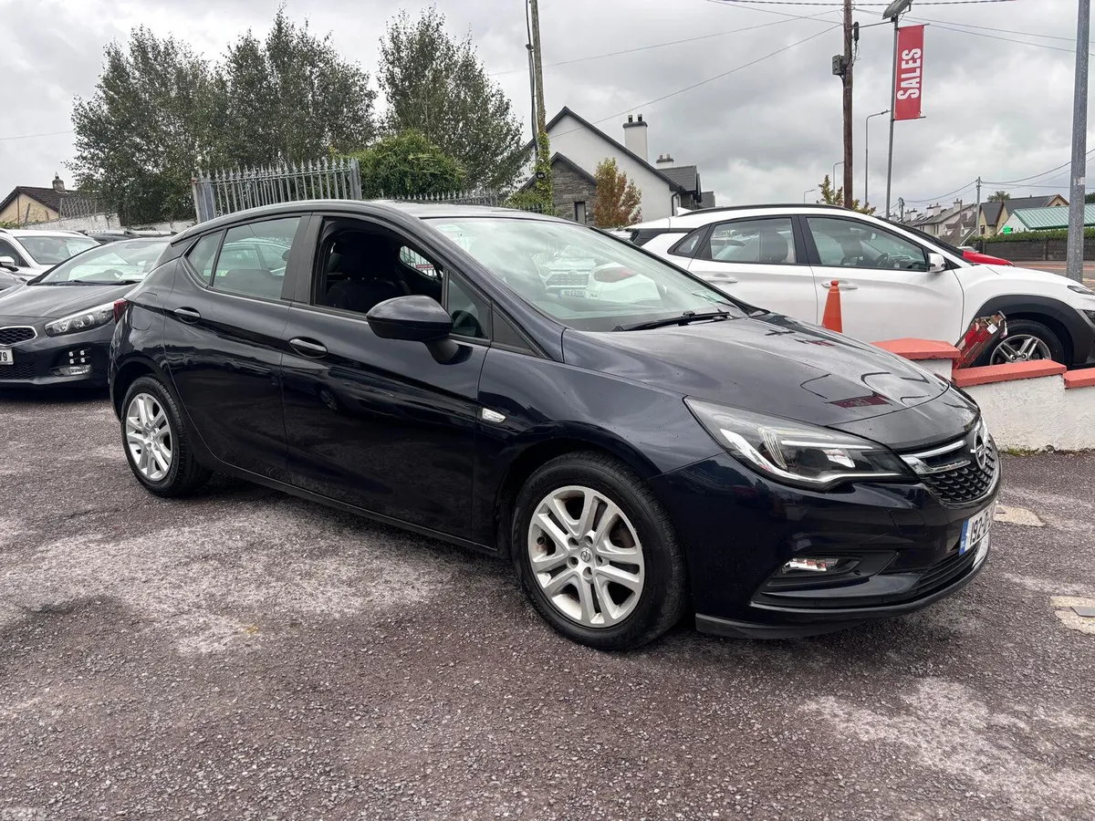 Opel Astra Hatchback, Petrol, 2019, Blue