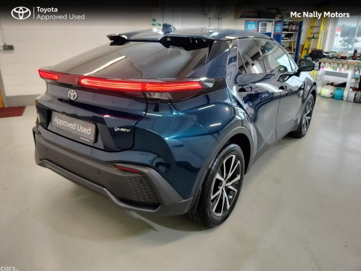 Toyota C-HR SUV, Petrol Hybrid, 2024, Blue