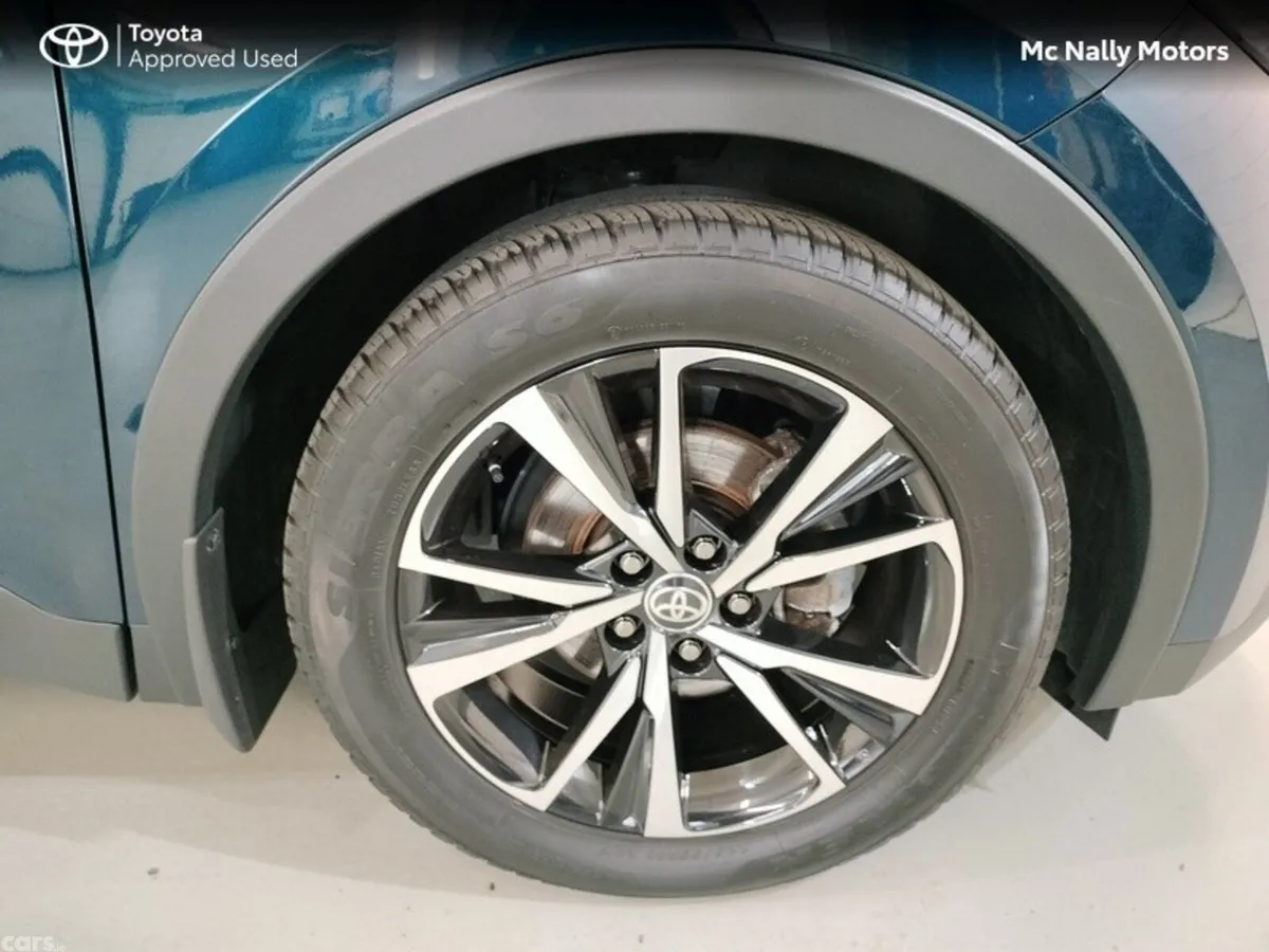 Toyota C-HR SUV, Petrol Hybrid, 2024, Blue