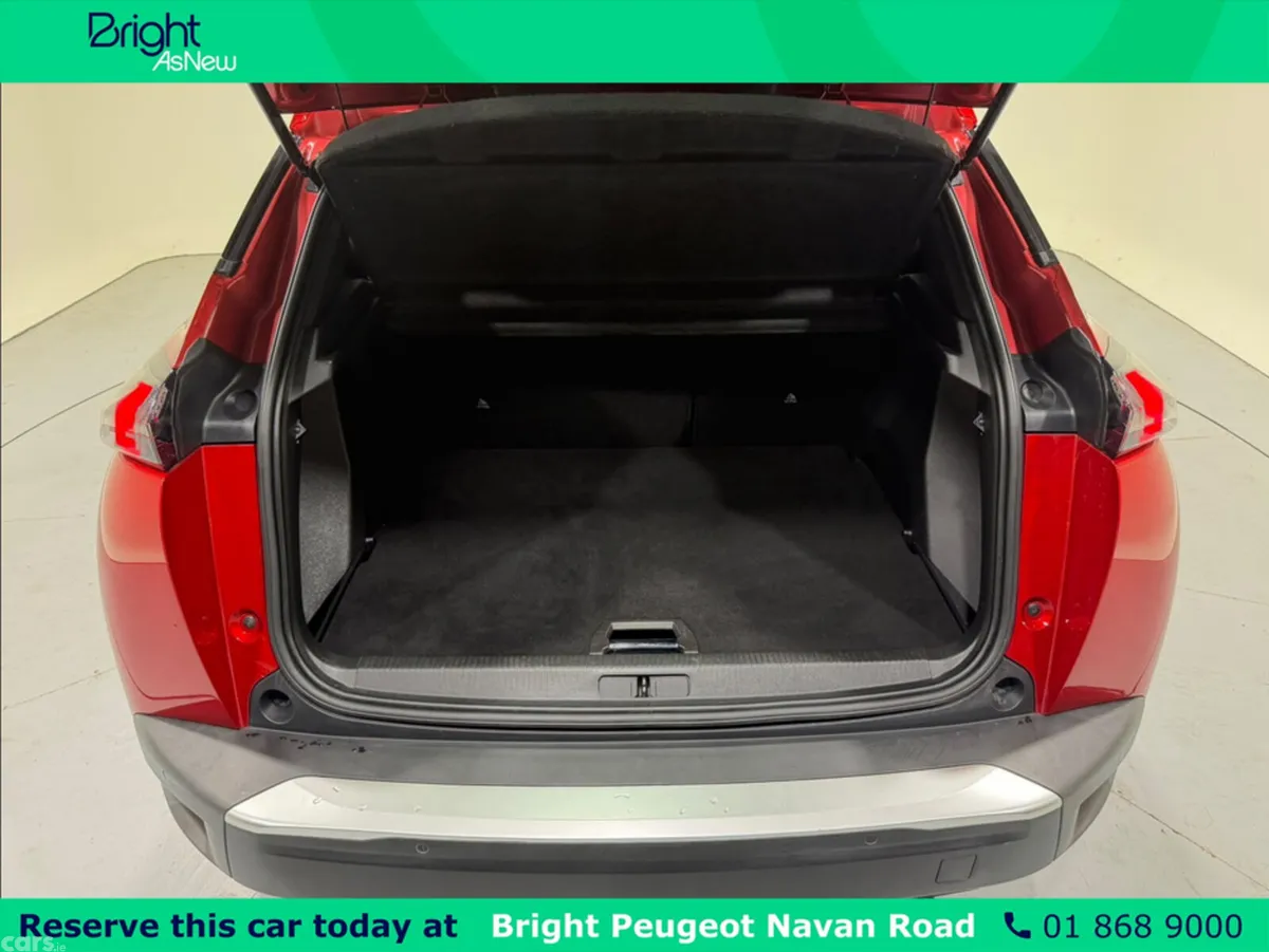 Peugeot 2008 MPV, Petrol, 2022, Red