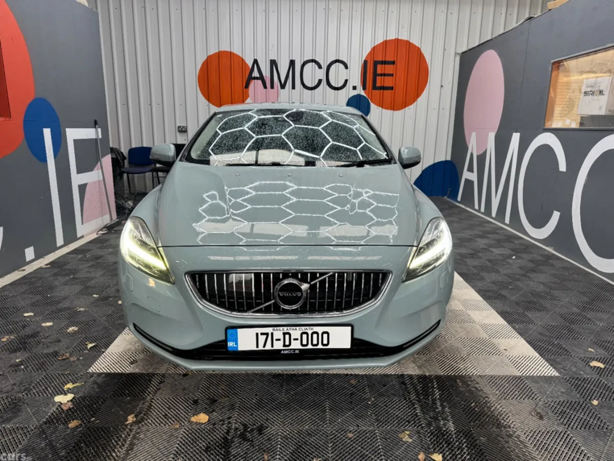 Volvo V40 Estate, Diesel, 2017, Blue
