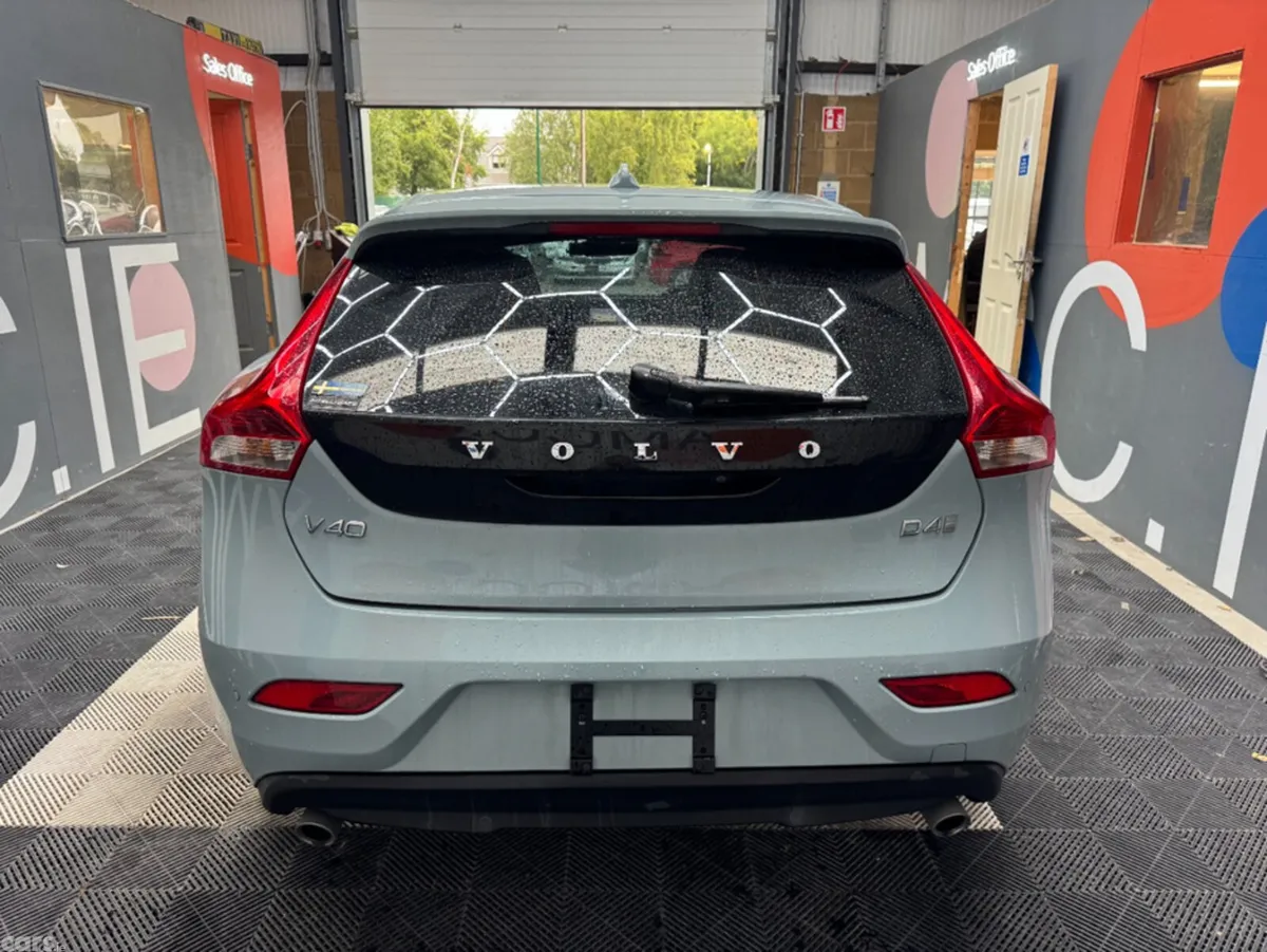 Volvo V40 Estate, Diesel, 2017, Blue