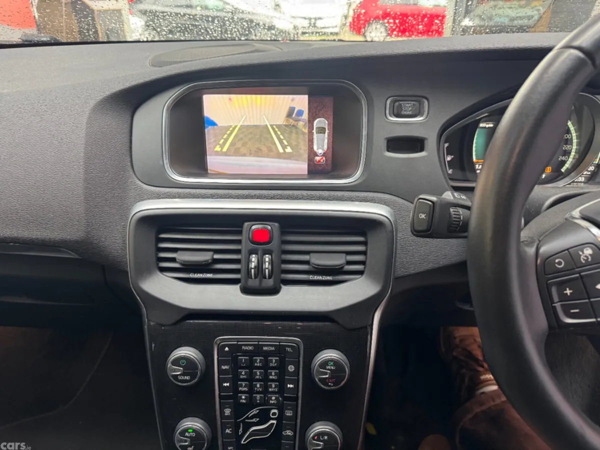 Volvo V40 Estate, Diesel, 2017, Blue