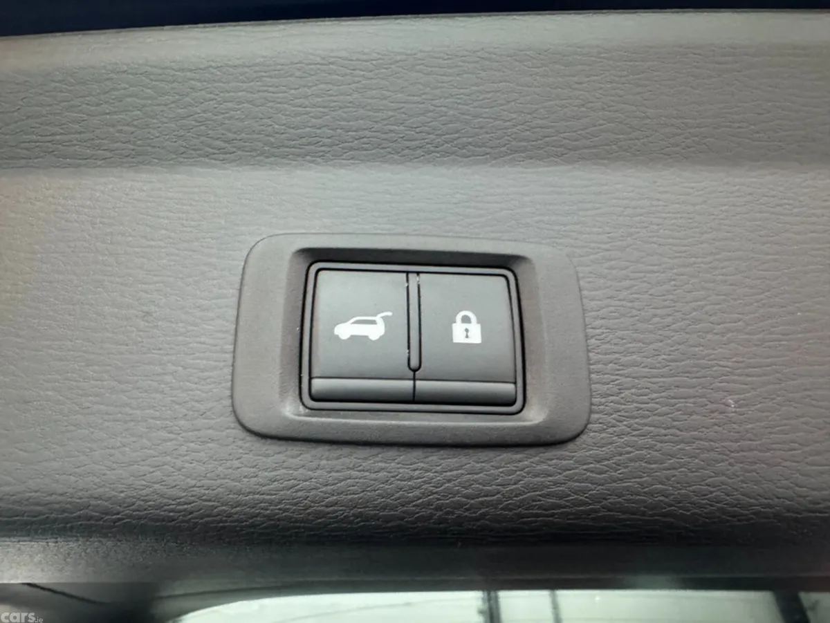 Mitsubishi Outlander SUV, Petrol Plug-in Hybrid, 2023, Blue