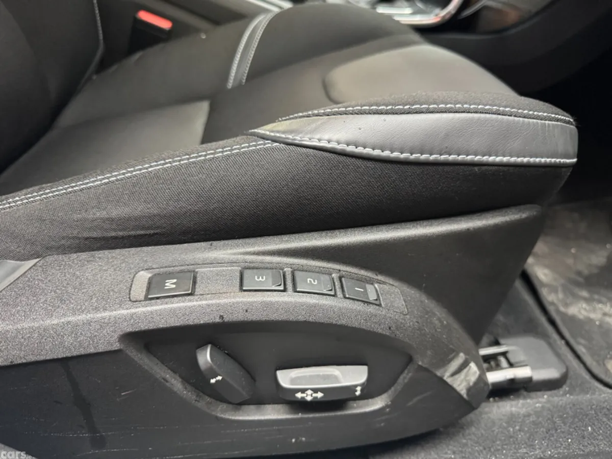 Volvo V40 Estate, Diesel, 2017, White