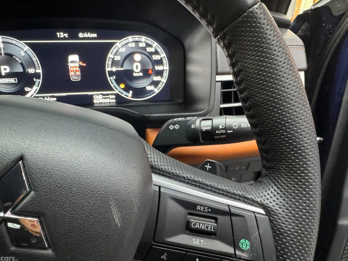 Mitsubishi Outlander SUV, Petrol Plug-in Hybrid, 2023, Blue